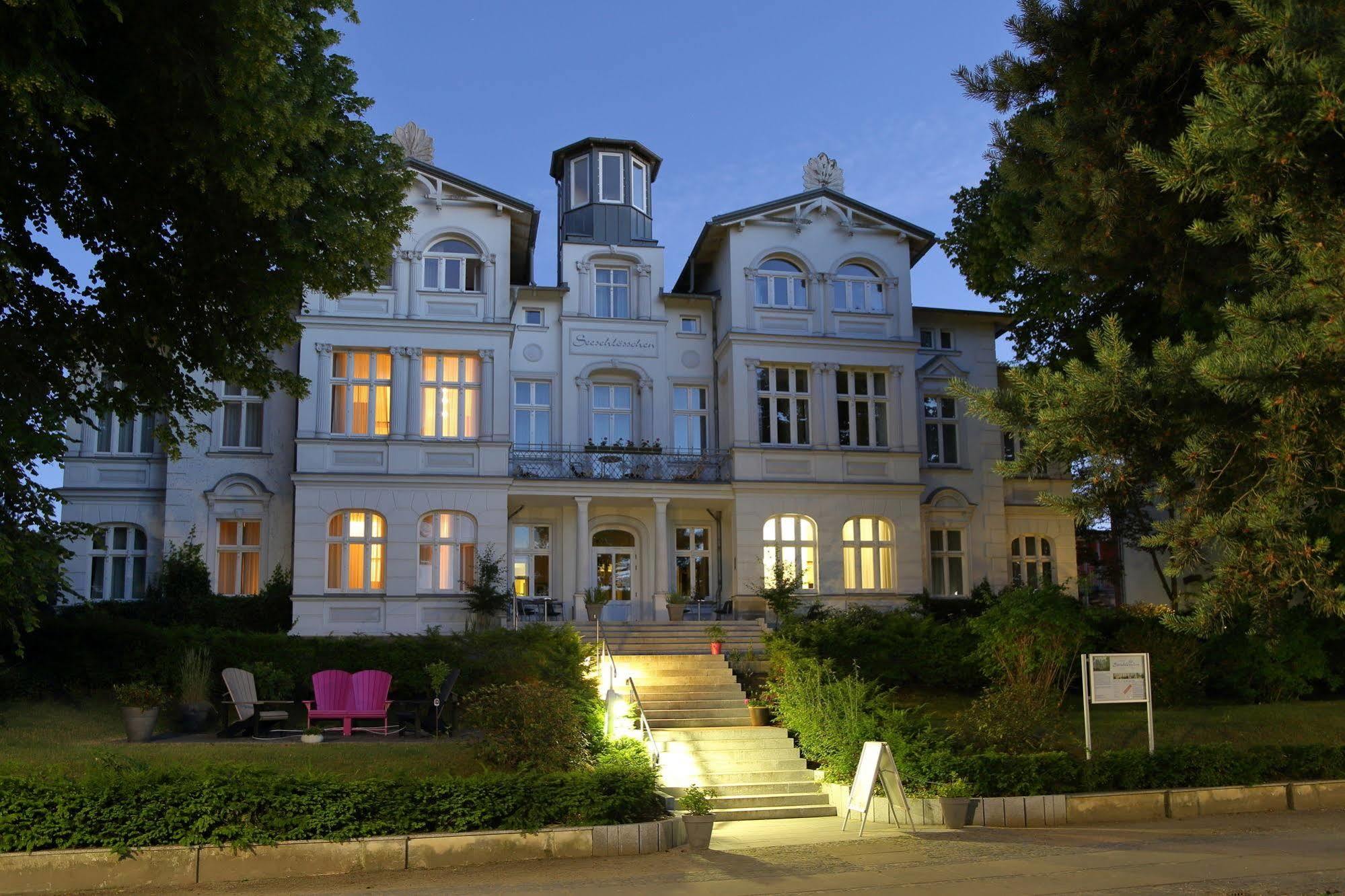 Aparthotel Seeschloesschen Zinnowitz Exterior photo